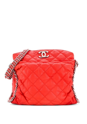 CHANEL Pre-Owned Chain Around Quilted Washed Lambskin hobo bag - Red