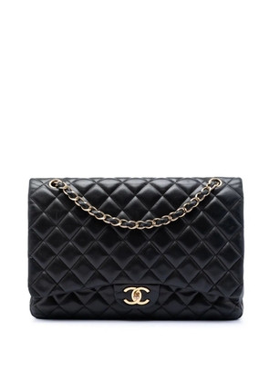 CHANEL Pre-Owned 2011 Maxi Classic Lambskin Double Flap shoulder bag - Black