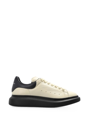Alexander McQueen Oversized leather sneakers - Neutrals