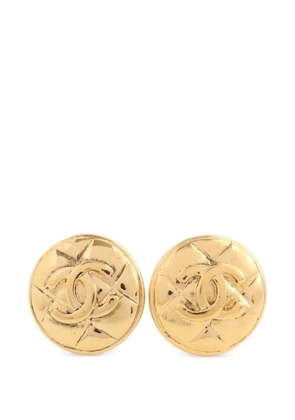 CHANEL Pre-Owned CC quilted earrings - Gold