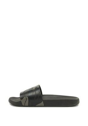 Valentino Garavani Pre-Owned camo-print slides - Black