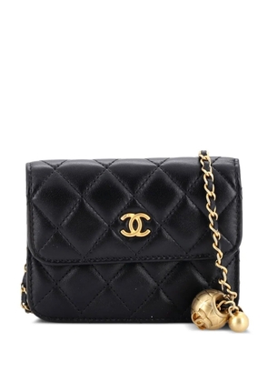 CHANEL Pre-Owned Pearl Crush Flap Clutch with Chain Quilted Lambskin Mini crossbody bag - Black