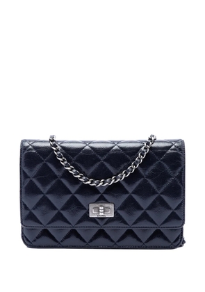 CHANEL Pre-Owned 2014-2015 Quilted Shiny Aged Calfskin Reissue 2.55 Wallet on Chain crossbody bag - Blue