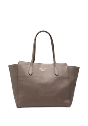 Gucci Pre-Owned 2000-2015 Medium Leather Swing tote bag - Brown