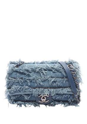CHANEL Pre-Owned 2014-2015 Mini Paris-Dubai Denim Fringe Single Flap shoulder bag - Blue