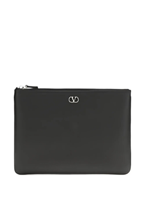 Valentino Garavani VLogo Signature grained leather clutch bag - Black