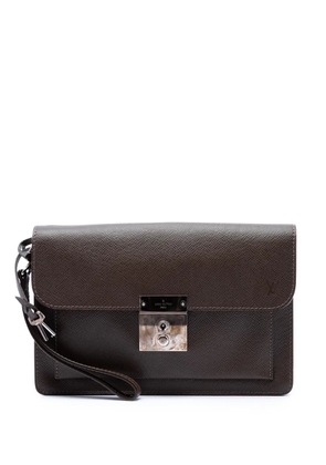 Louis Vuitton Pre-Owned 2015 Taiga Belaia clutch bag - Brown