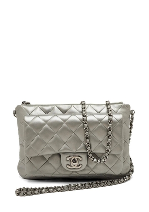 CHANEL Pre-Owned 2010-2011 Daily Zip CC quilted cross body bag - Silver