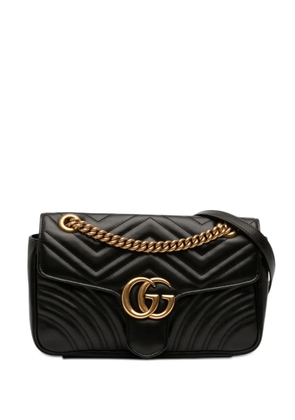 Gucci Pre-Owned 2016-2026 Medium GG Marmont Matelasse Calfskin shoulder bag - Black