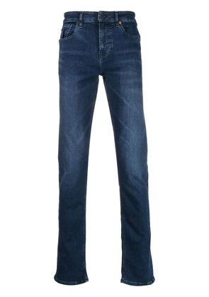 BOSS mid-wash logo-patch jeans - Blue
