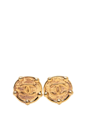 CHANEL Pre-Owned 1980-1990 CC Gold Plated Round Clip On Earrings costume earrings