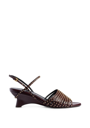 KHAITE Drew sandals in bordeaux-leather with gold studs - Red