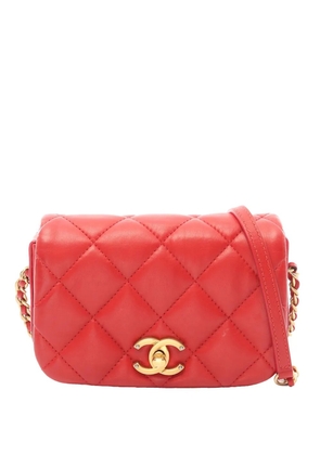 CHANEL Pre-Owned 2019 Mini CC Quilted Lambskin Clutch with Pearl Chain satchel - Red