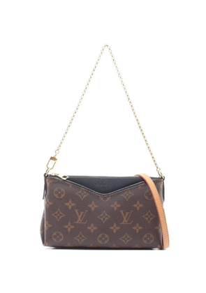 Louis Vuitton Pre-Owned 2018 Pallas Monogram clutch bag - Brown