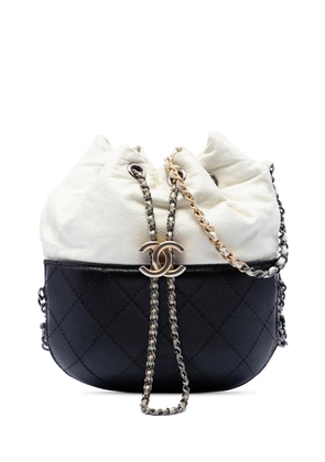 CHANEL Pre-Owned 2017-2018 Small Bicolor Quilted Calfskin Gabrielle bucket bag - Black