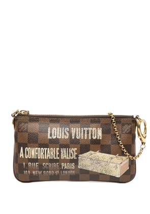 Louis Vuitton Pre-Owned 2010-2026 Damier Ebene Trunks Labels Pochette Milla MM shoulder bag - Brown