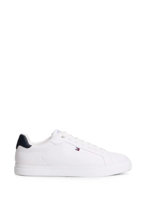 Tommy Hilfiger logo-patch lace-up sneakers - White