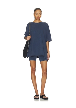 Free People X FP Movement Hot Shot Reversible Set in Navy. Size L. Also in S, XS.