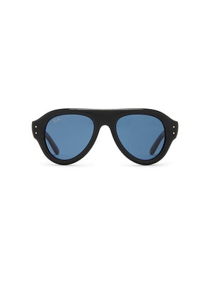 Ray-Ban Pilot Sunglasses in Black.