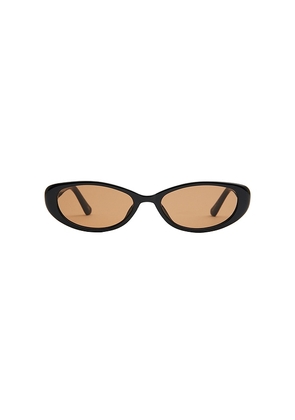Otra Cami Sunglasses in Black.