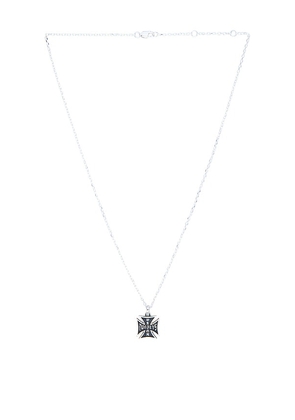 Two Jeys East Coast Necklace in Metallic Silver.