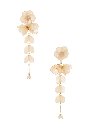 SHASHI Iris Earring in Ivory.
