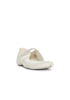 NikeSKIMS Rift Mesh Sneaker in Beige. Size 6.5. Also in 7, 7.5, 8, 8.5, 9, 6, 9.5, 10, 5.5.