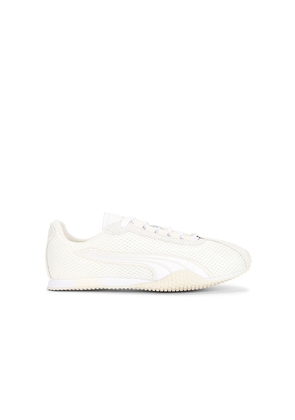 Puma Select H-street Sneakers in Beige. Size 6. Also in 6.5, 7, 7.5, 8, 8.5, 9, 9.5, 10.