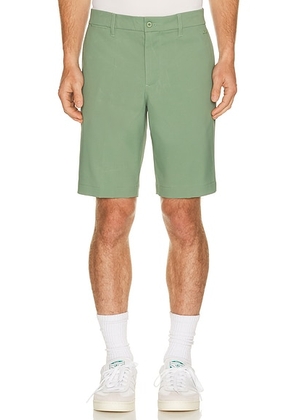 J.Lindeberg Eloy Short in Hedge Green - Green. Size 34 (also in 30, 32, 36).