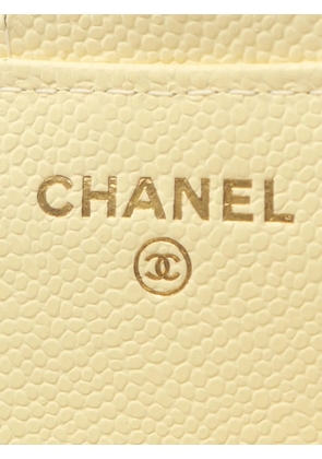 CHANEL Pre-Owned 2021s small Caviar quilted wallet - Yellow