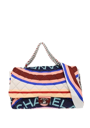 CHANEL Pre-Owned 2017 XXL Foulard quilted printed handbag - Neutrals