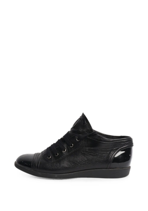 CHANEL Pre-Owned CC Interlocking lace-up sneakers - Black
