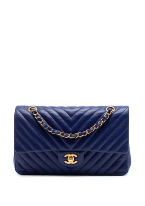 CHANEL Pre-Owned 2015-2016 Medium Classic Chevron Lambskin Double Flap shoulder bag - Blue