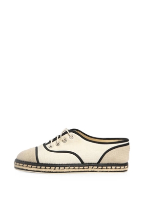 CHANEL Pre-Owned piped Derby espadrilles - Neutrals