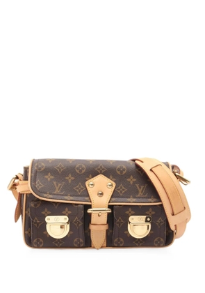Louis Vuitton Pre-Owned Hudson PM Monogram shoulder bag - Brown