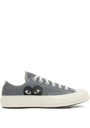 Comme Des Garçons Play x Converse logo-detail low-top sneakers - Grey