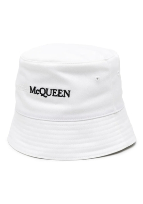 Alexander McQueen logo-embroidered bucket hat - White