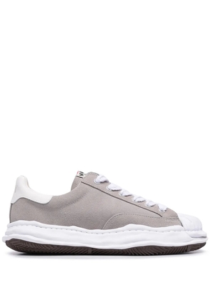 Maison MIHARA YASUHIRO chunky-sole low top sneakers - Grey