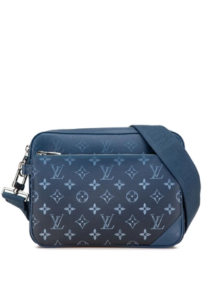 Louis Vuitton Pre-Owned 2021-2024 Monogram Gradient Trio Messenger crossbody bag - Blue