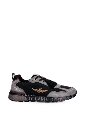 Aeronautica Militare logo-embroidered panelled low-top sneakers - Black
