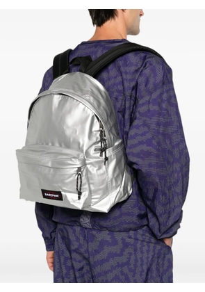 Eastpak Day Pak'R metallic-effect logo-patch backpack - Silver