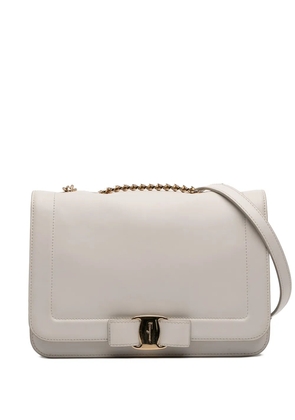 Ferragamo Pre-Owned 2010-2026 Leather Vara Bow Chain crossbody bag - White