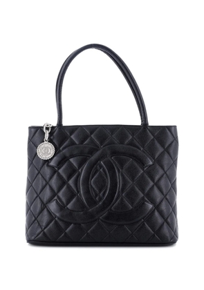 CHANEL Pre-Owned Medallion Quilted Caviar tote bag - Black