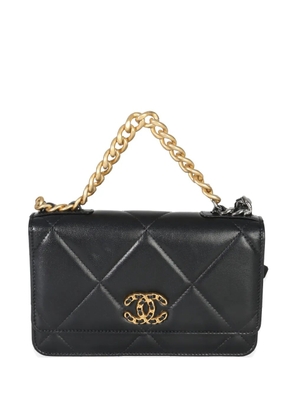 CHANEL Pre-Owned quilted Chanel 19 shoulder bag - Black