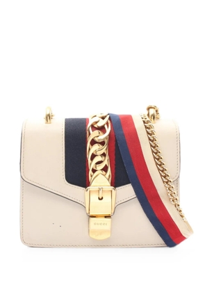 Gucci Pre-Owned 2000s Sylvie Web chain shoulder bag - Neutrals