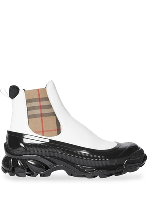 Burberry Vintage Check detail vinyl Chelsea boots - White