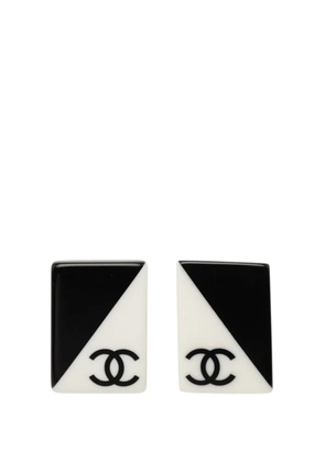 CHANEL Pre-Owned 2001 CC Bicolor Acrylic Rectangular Clip On Earrings costume earrings - Black