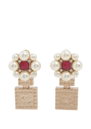 CHANEL Pre-Owned 2021 CC Gold Plated Faux Pearl Strass Push Back Earrings costume earrings