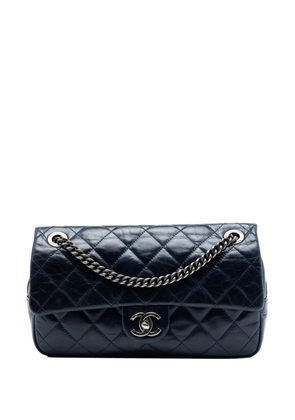 CHANEL Pre-Owned 2014-2015 Medium Quilted Glazed Calfskin Duo Color Flap crossbody bag - Red