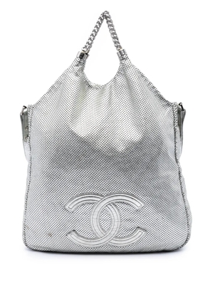 CHANEL Pre-Owned 2008-2009 Large Metallic Glazed Calfskin Perforated Rodeo Drive satchel - Silver